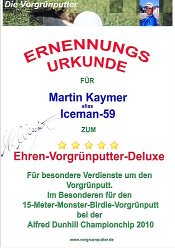 Martin Kaymer präsentiert stolz seine Urkunde